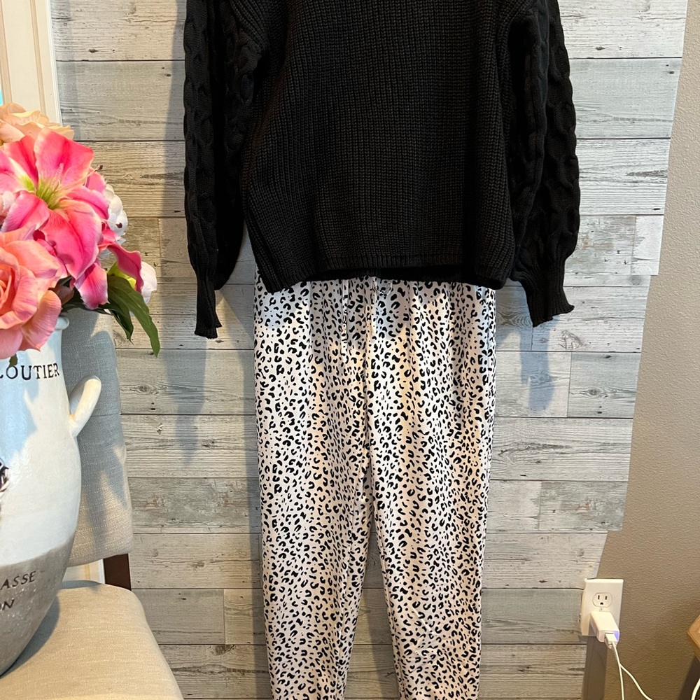 White and black leopard print sweat pants!
